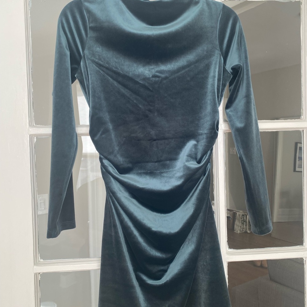 Elegant Velvet Long Sleeve Dress